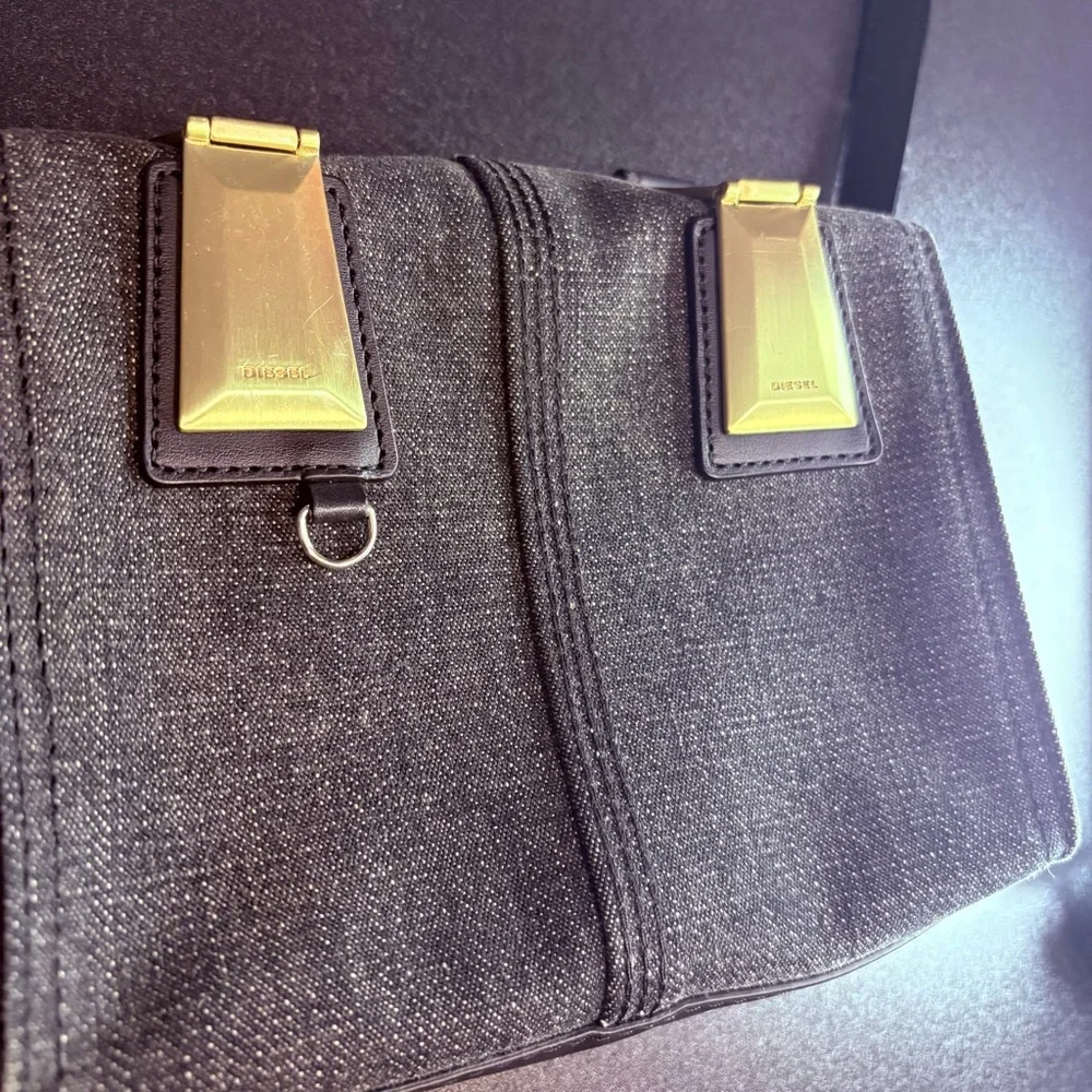 Diesel denim‎ Black and Gold Crossbody Bag purse magnet close zipper bag urban